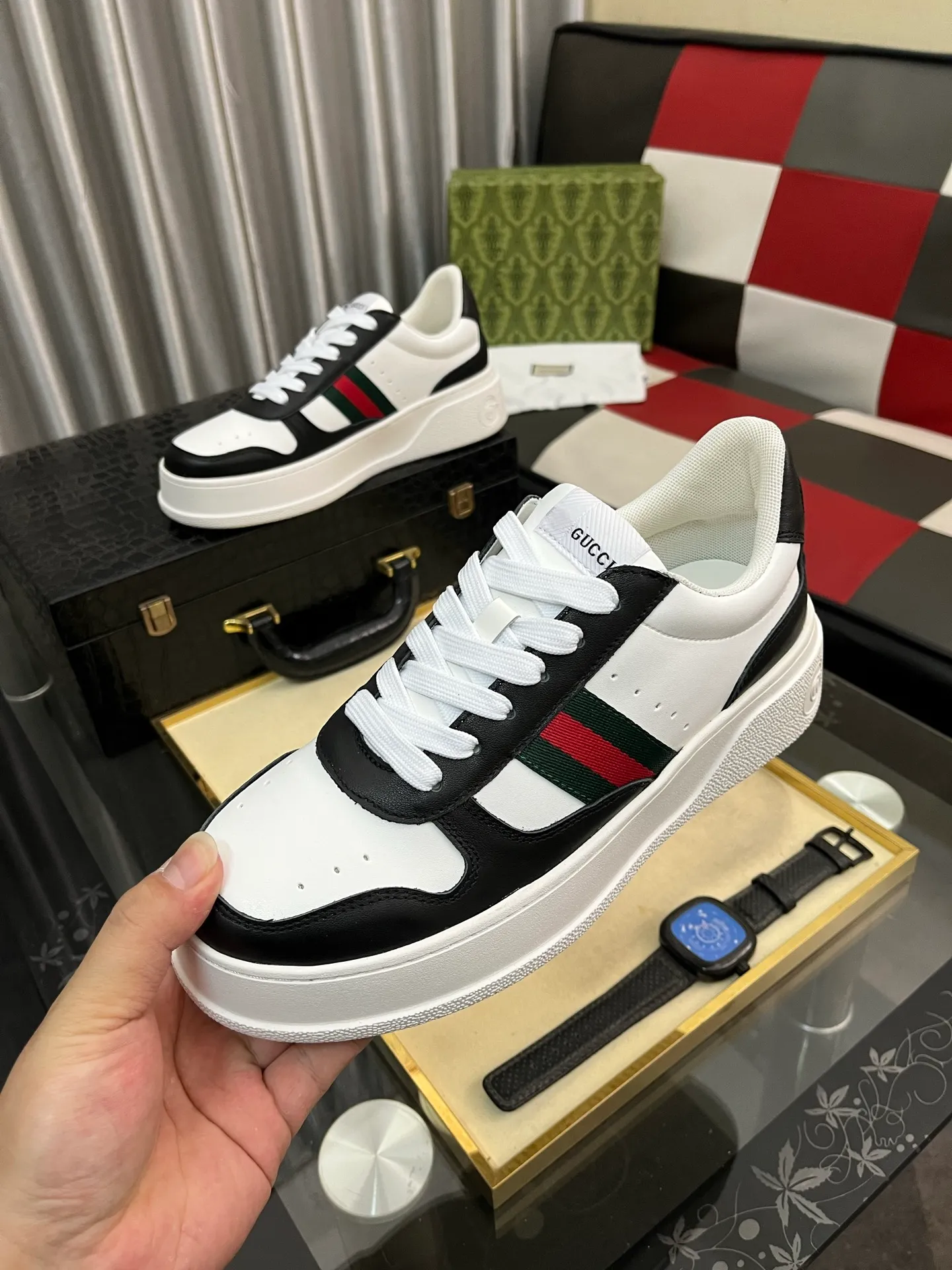 Men's Men's Shoes💰: 380⌚️⌚️[GUCCI] Gucci men's latest white shoe series casual shoes! The official website is built 1:1. Upper: Made of imported cowhide, with electric embroidery ➕Inner lining: Made of high-quality first-layer pigskin, soft and comfortable. Picky material selection and exquisite workmanship give you the best enjoyment. Size: 38-444️⃣Colors available
